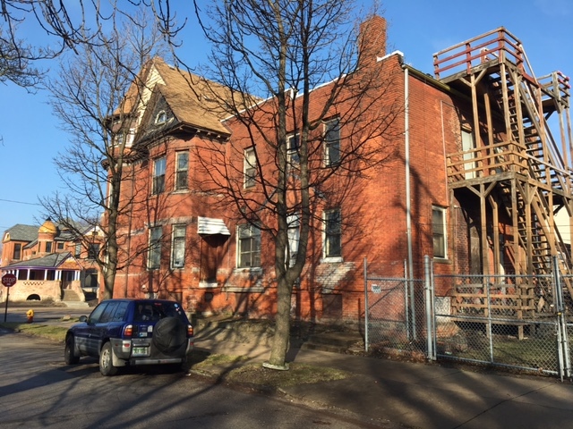 Building Photo - 4304 Trumbull St