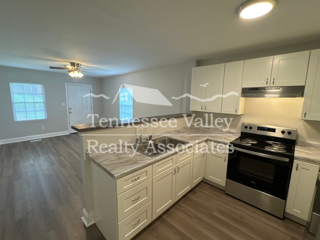 Building Photo - ALL NEW! Renovated, Move In Ready 1 bed/1 ...