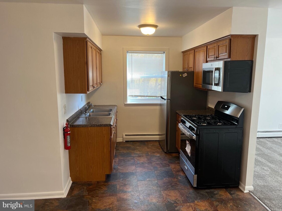 2325 Wright Ave Unit C, Berlin, NJ 08009 Room for Rent in Berlin, NJ