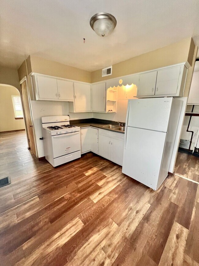 Foto del edificio - NEW LISTING! 3 Bedroom House!