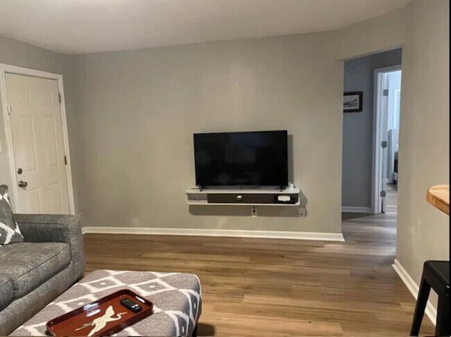 Foto del edificio - 421 Perkins Ave