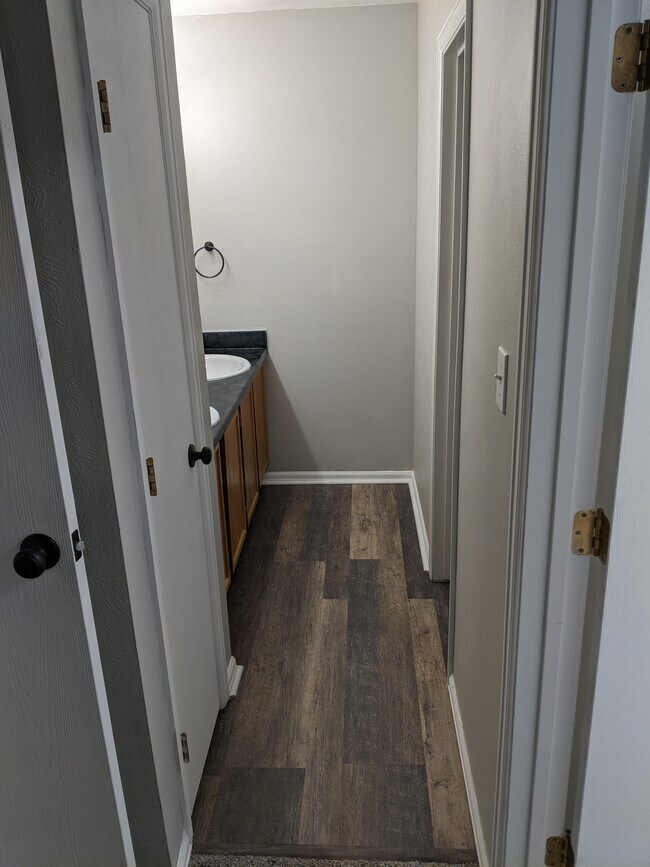 Baño principal - 10230 W Jewell Ave