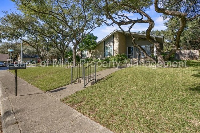 Building Photo - 2103 Oak Creek, San Antonio TX 78232