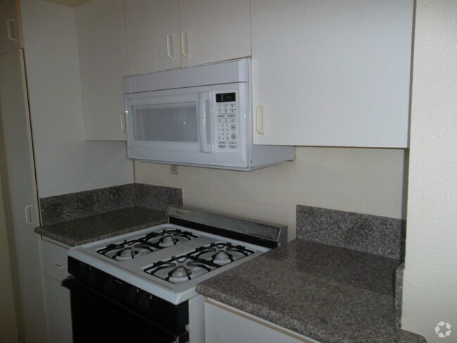 Building Photo - 1427 S Saltair Ave