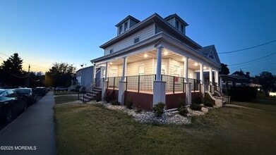 Building Photo - 153 Main St
