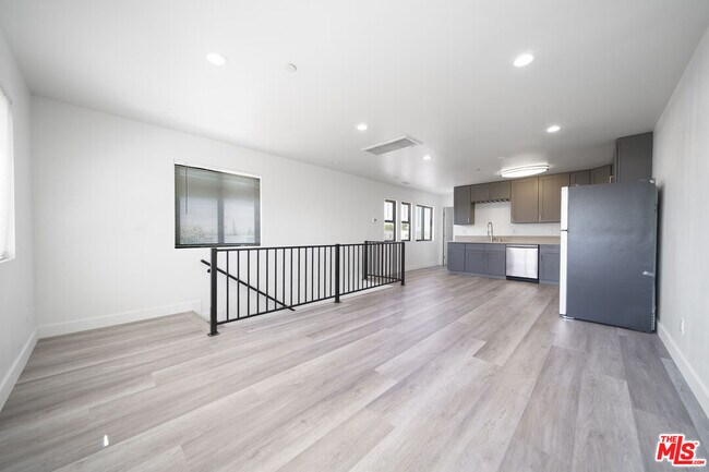 Building Photo - 4110 Normandie Ave