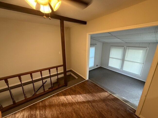 Building Photo - 3 bed, 2 bath, large yard AVAILABLE NOW!