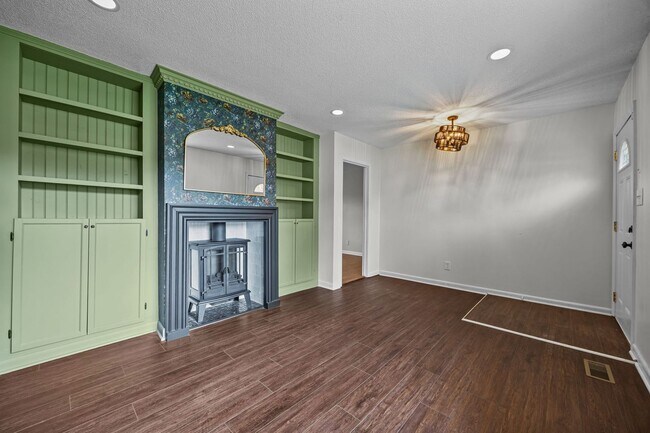 Foto del edificio - 3 Bedroom 2 Freshly Remodeled Bathrooms