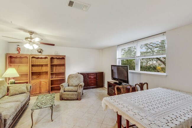 Foto del edificio - 2511 Saint Charles Ave