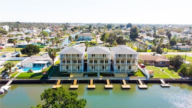 Outdoor/Ariel View of Townhouse - 6887 Clark St