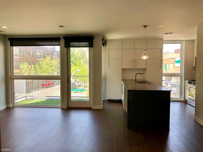 Foto del edificio - 3301 N Sheffield Ave