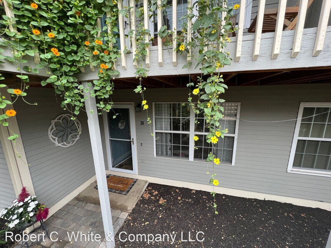 Primary Photo - 2 br, 2 bath House - 30 Manorwood Drive