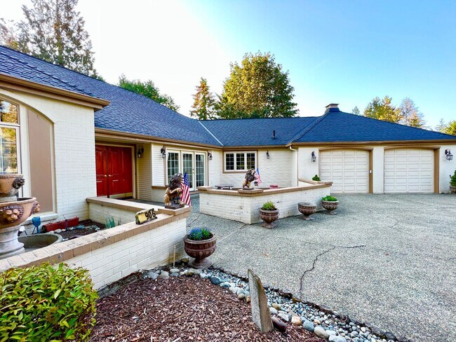 Building Photo - 13906 205th Ave NE