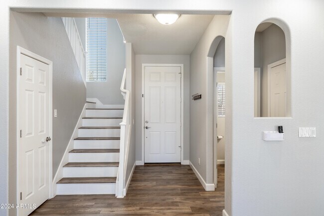 Building Photo - 2640 E Indian Wells Pl