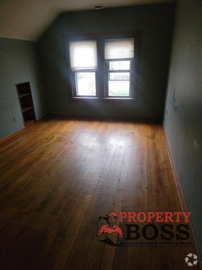 Building Photo - 307 Division St