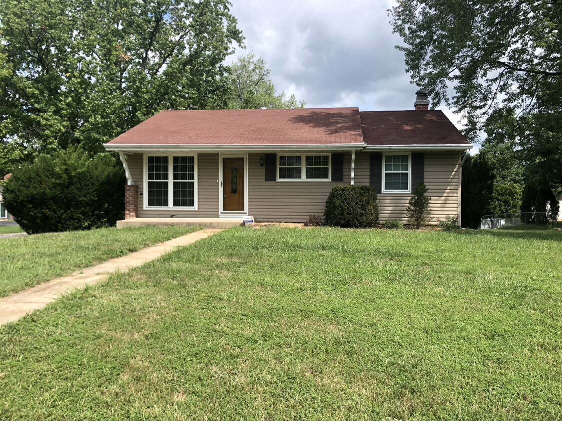 Primary Photo - Super cute house in Parkway West School Di...