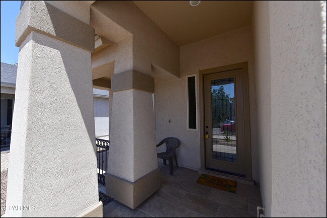 Building Photo - 14717 Tierra Escape Ave