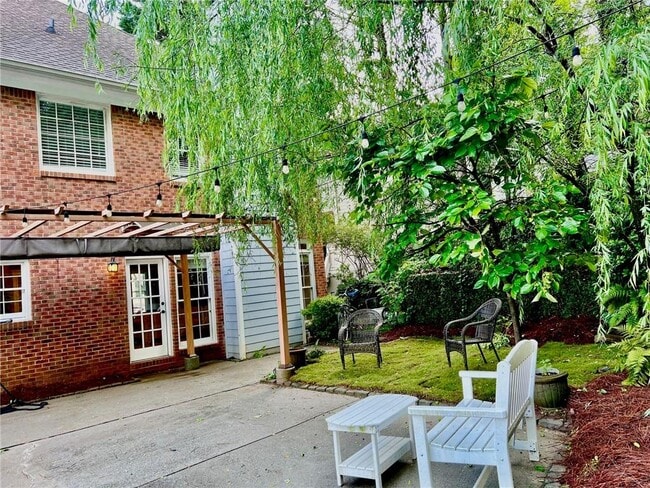 Building Photo - 2134 Briarlake Trace