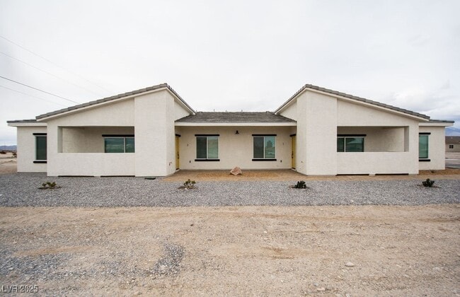Building Photo - 1140 Sixshooter Ave