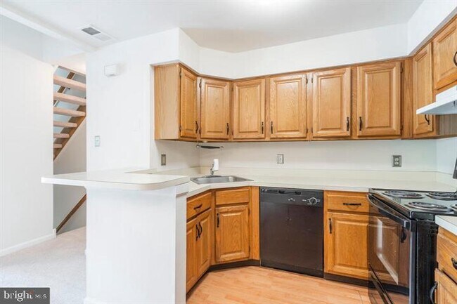 Building Photo - 804 Foxmeadow Dr