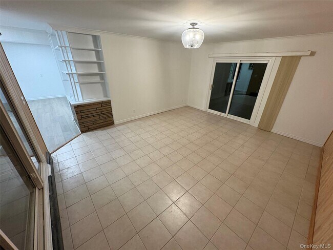 Building Photo - 20 Bogota Rd