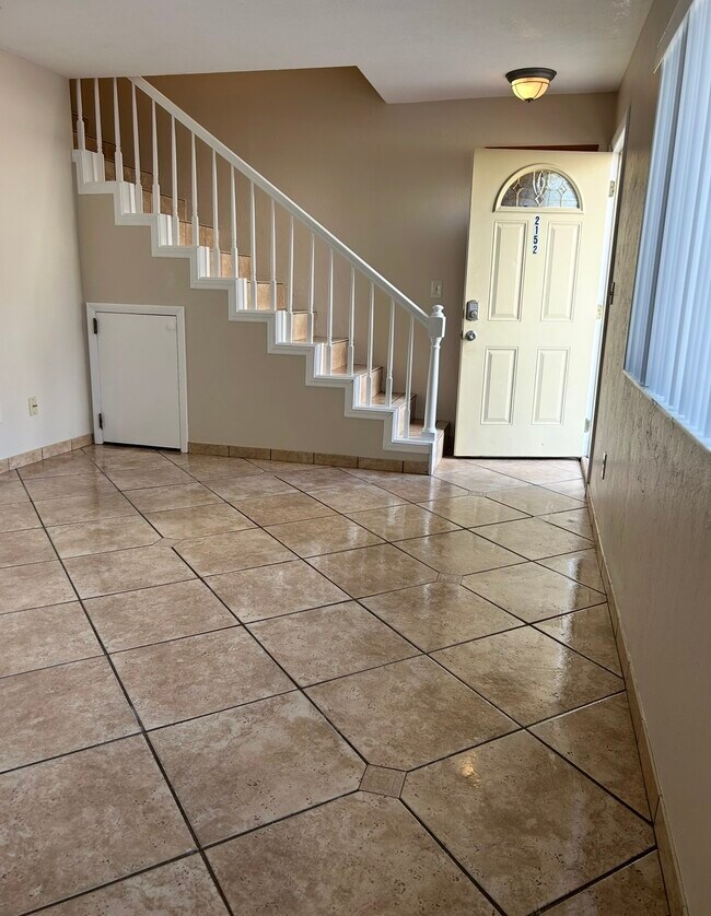 Building Photo - 2152 NE 45th Ave