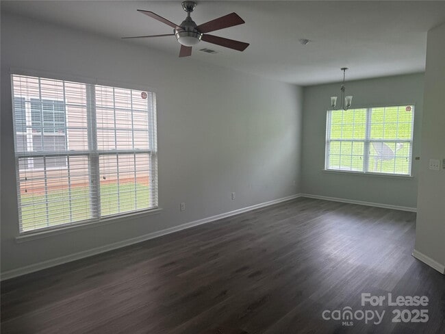 Building Photo - 9388 Hamel St