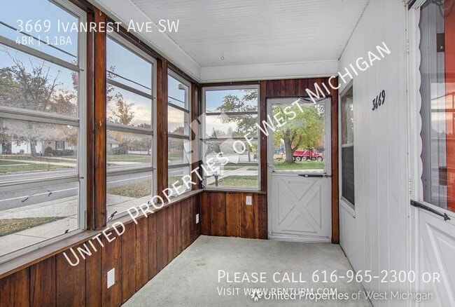 Building Photo - Available Now | 4 Bed 1.5 Bath Single Fami...