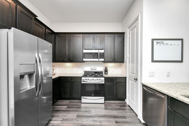 Building Photo - 11012 Mikula Dr
