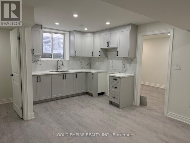 Building Photo - 90 Knott Dr