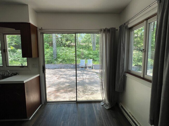 Foto del edificio - SPACIOUS HOME IN TRAVERSE CITY LOCATED NEAR NMC & EAST BAY
