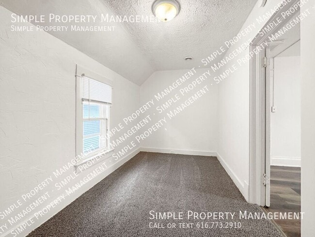 Building Photo - 1004 Jennette Ave NW