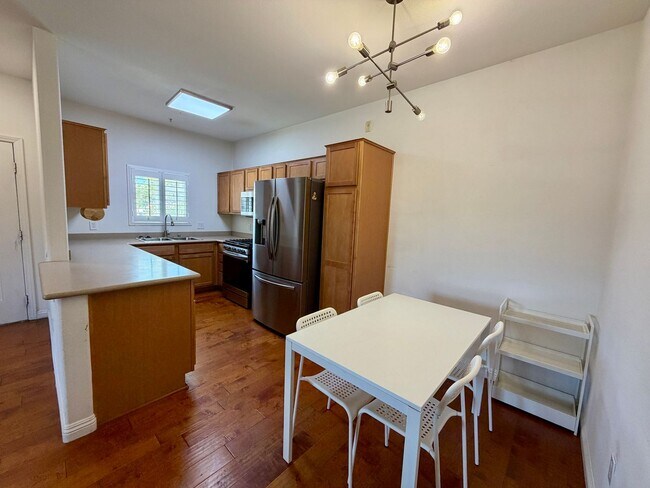 Foto del edificio - 2291 W Horizon Ridge Pkwy