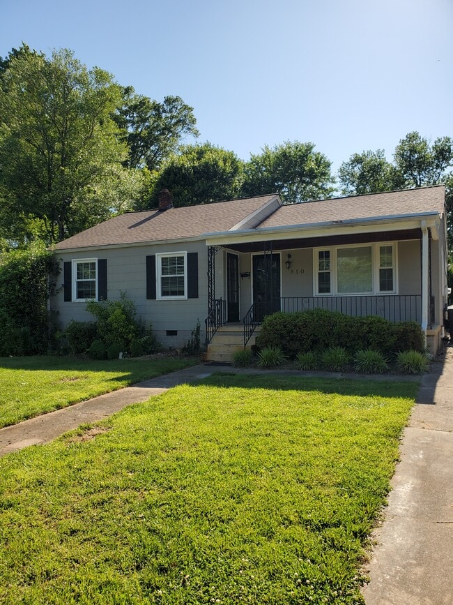 Building Photo - 810 Bellview St