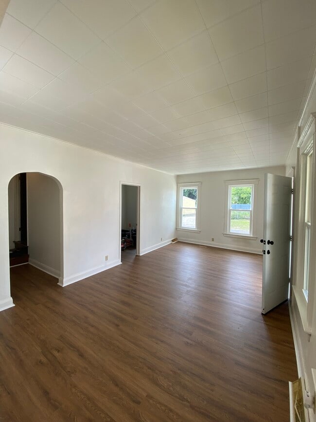 Building Photo - 811 Willard St