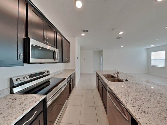 Building Photo - MOVE IN SPECIAL!!! Gorgeous 4/2.. Availabl...