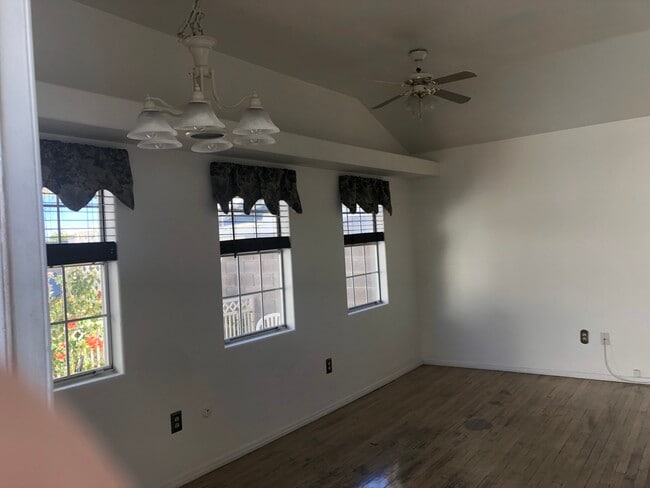 Building Photo - 644 Avenue C