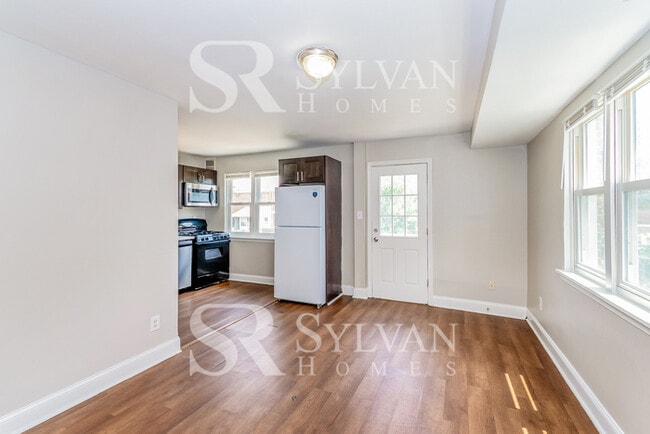 Building Photo - The Lifestyle You Deserve.