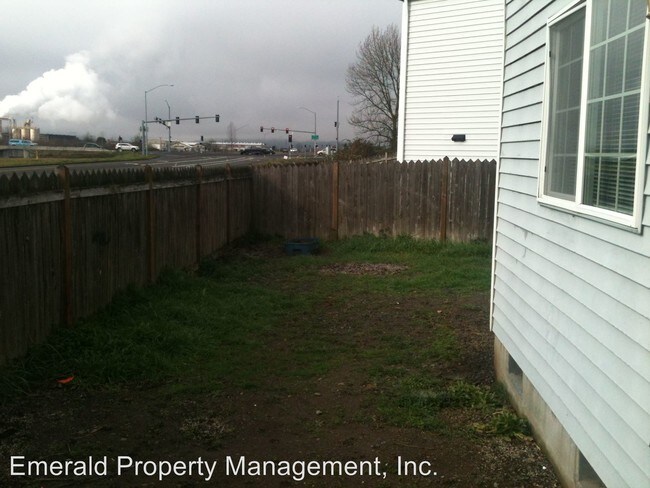 Building Photo - 4462 Fergus Ave