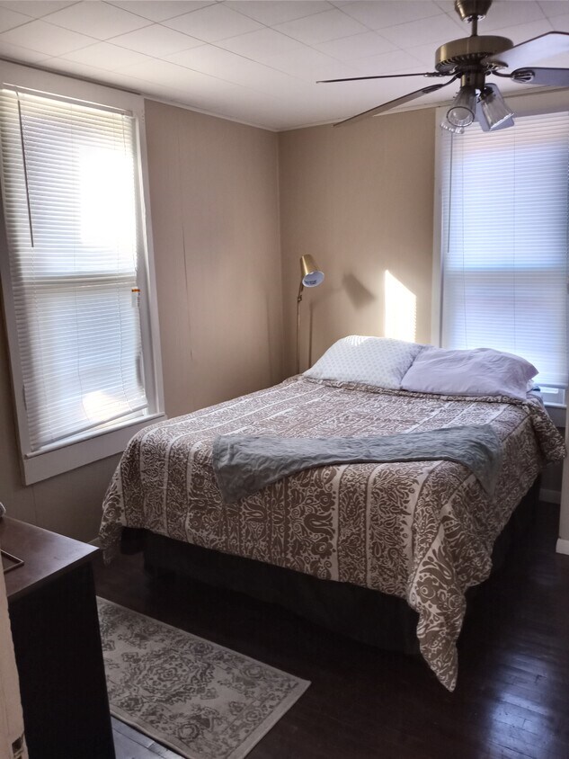 Foto principal - 714 S Wabash Ave