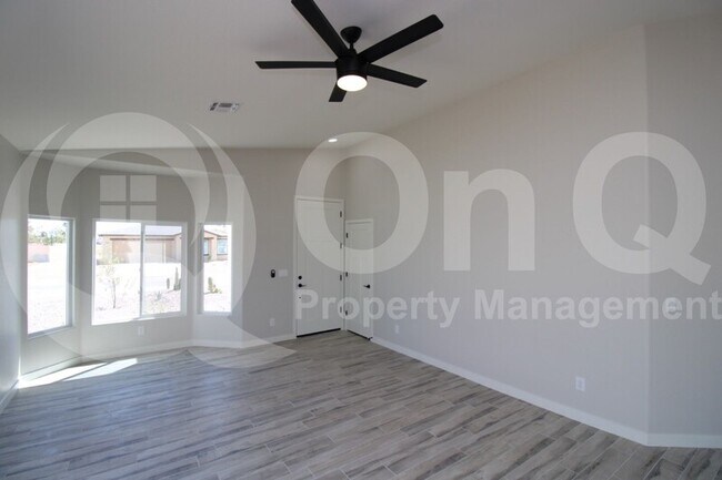 Foto del edificio - 15726 S Magdalena Cir