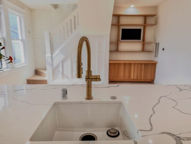 Foto del edificio - Must See Newly Renovated Heritage Single F...