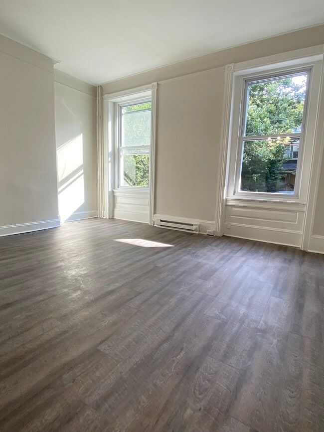 Building Photo - 908 S 47th St