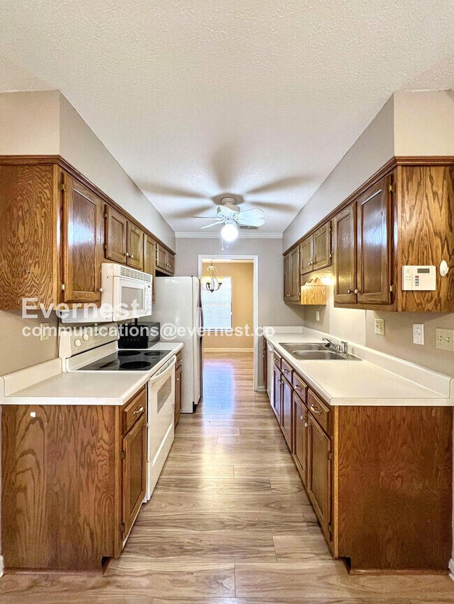 Foto del edificio - 7778 Stacey Dr