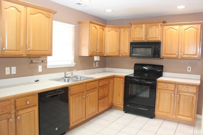 Building Photo - 3015 Elmridge Dr