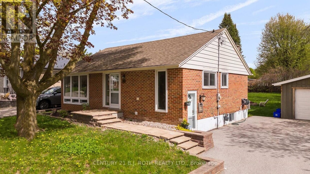 Primary Photo - 243 Wellington St E