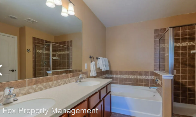 Building Photo - 3 br, 2.5 bath House - 13452 Via Varra