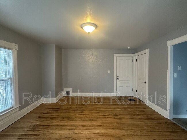 Foto del edificio - 113 N Hamilton St
