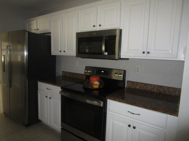 Building Photo - 277 Sandpiper Ave