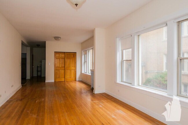 Building Photo - 4712 N Winchester Ave